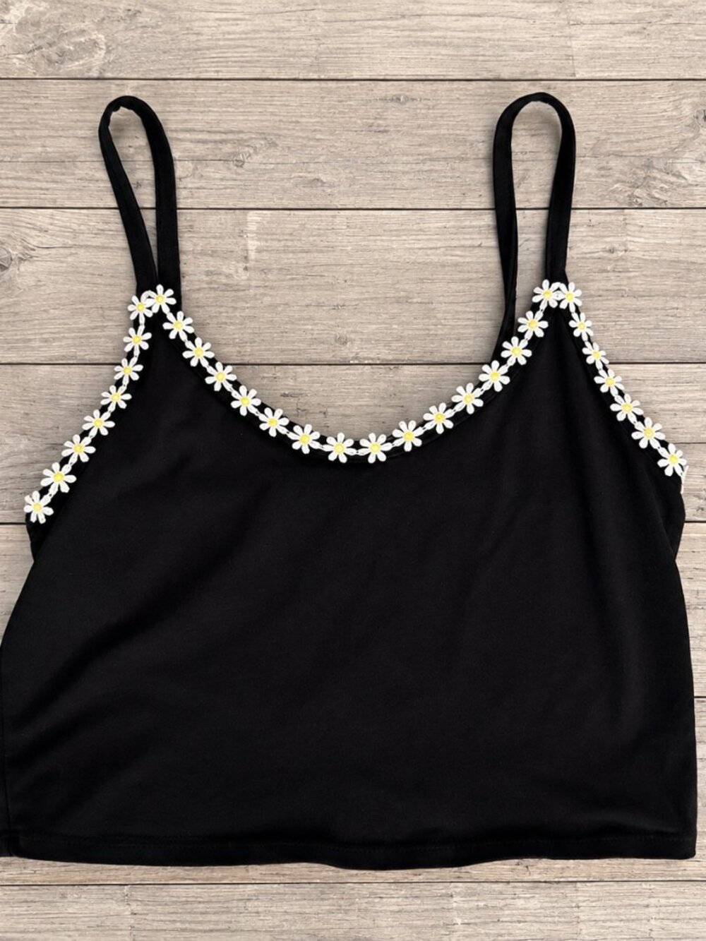Forever 21 Black Daisy Floral Trim Crop Tank Top Size Large